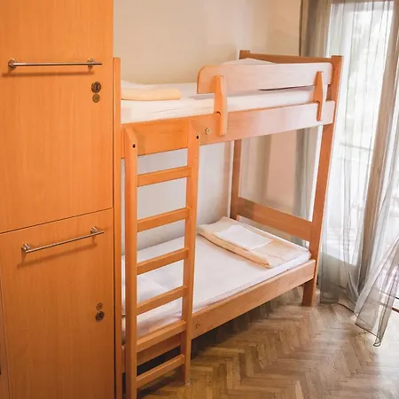 Tchaikovsky Hostel *