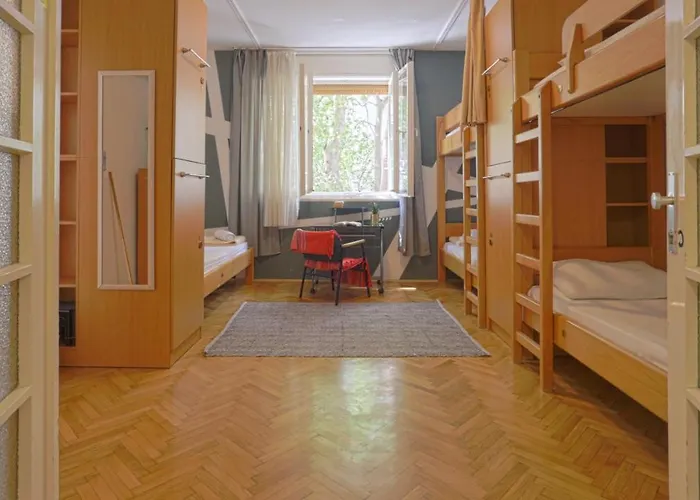 Хостел Tchaikovsky